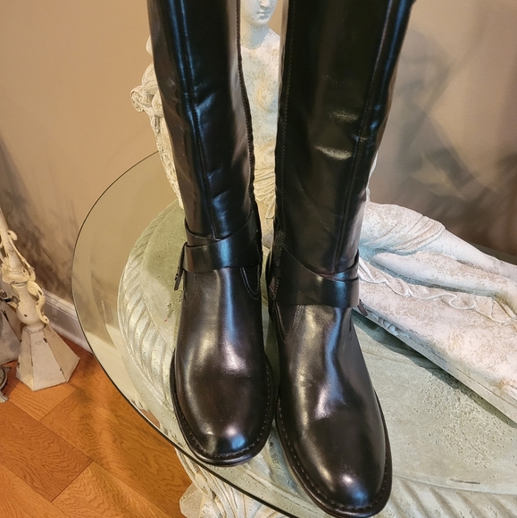Ugg Bandara Knee High Leather Boots in Black Ugg sn 1095056. #483 - Picture 10 of 14